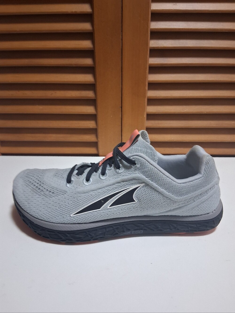 ALTRA ESCALANTE 2.5 GREY/CORAL WOMEN'S RUNNING SHOE * SIZE: 6.5